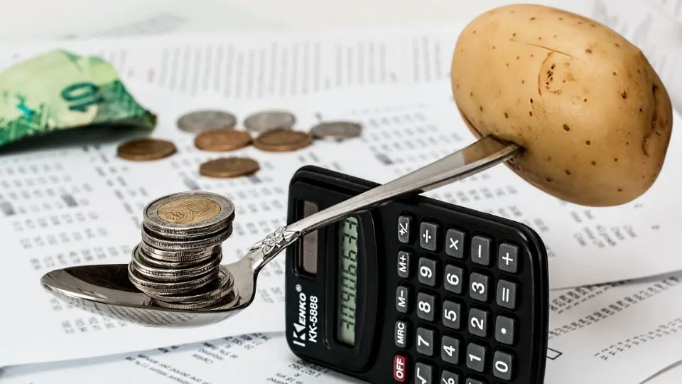 Como Economizar nas Contas de Casa Sem Perder Conforto